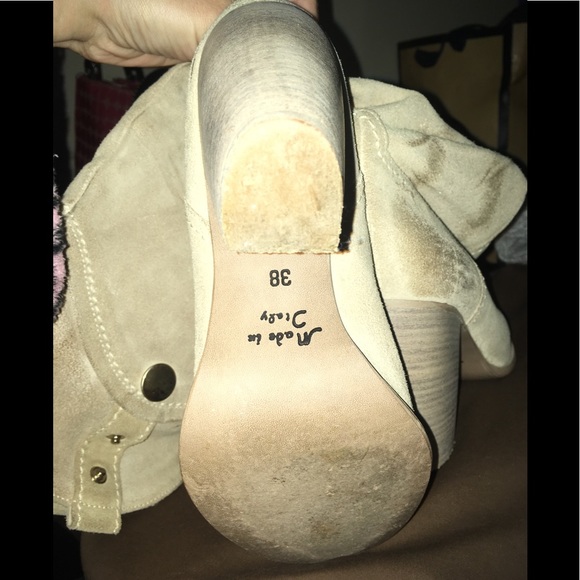 Boots - Picture 4 of 8